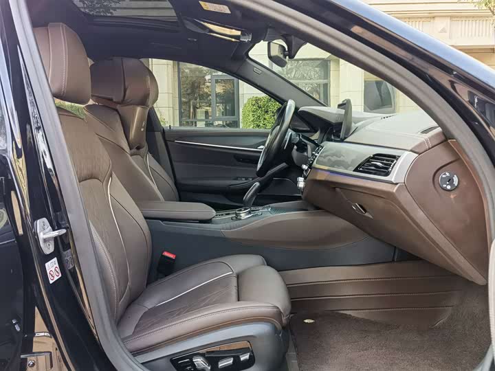 Фото 8 - BMW 5 Series