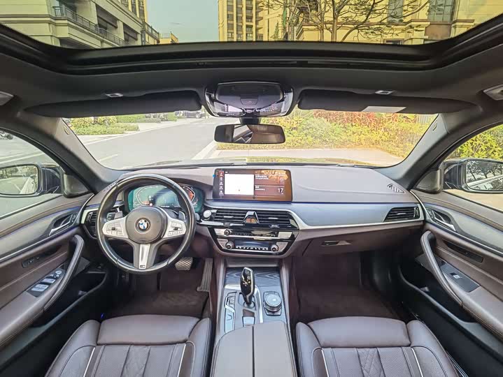 Фото 9 - BMW 5 Series