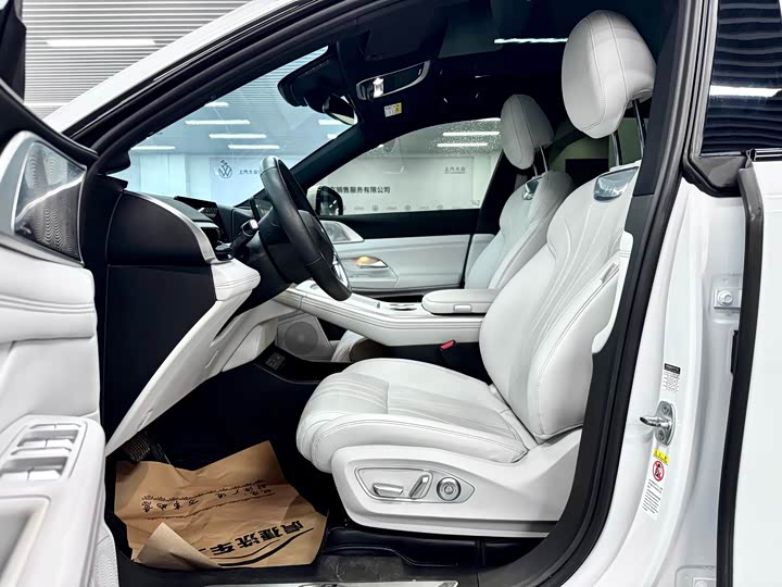 Фото 4 - XPeng G9