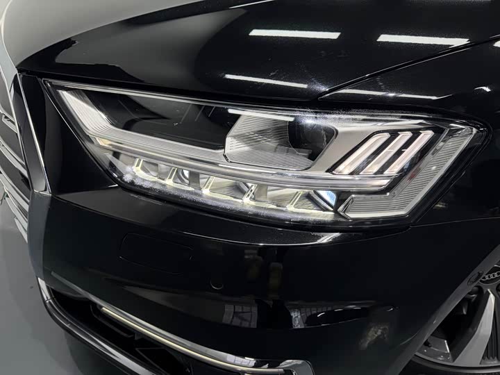 Фото 2 - Audi A8 Hybrid