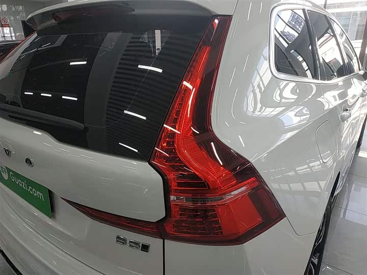 Фото 8 - Volvo XC60