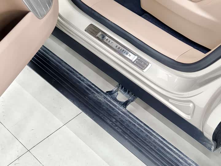 Фото 7 - Nio Onvo L90