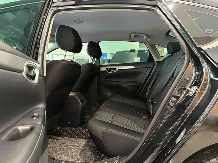 Фото 4 - Nissan Sylphy