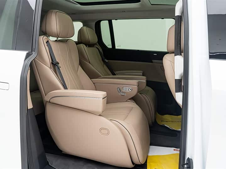 Фото 3 - XPeng X9