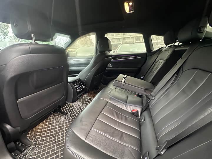 Фото 5 - BMW 6 Series GT