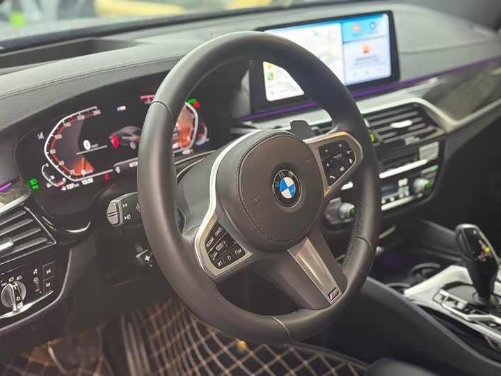 Фото 8 - BMW 6 Series GT