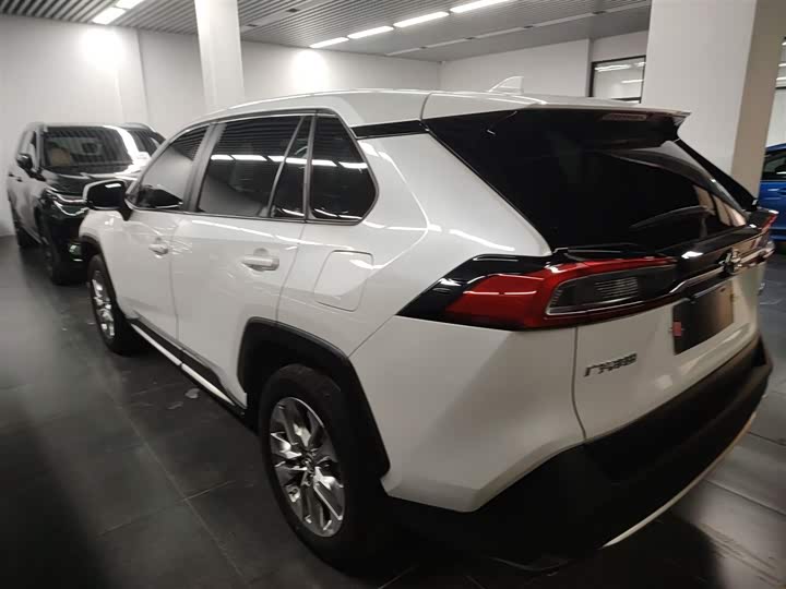 Фото 5 - Toyota Wildlander