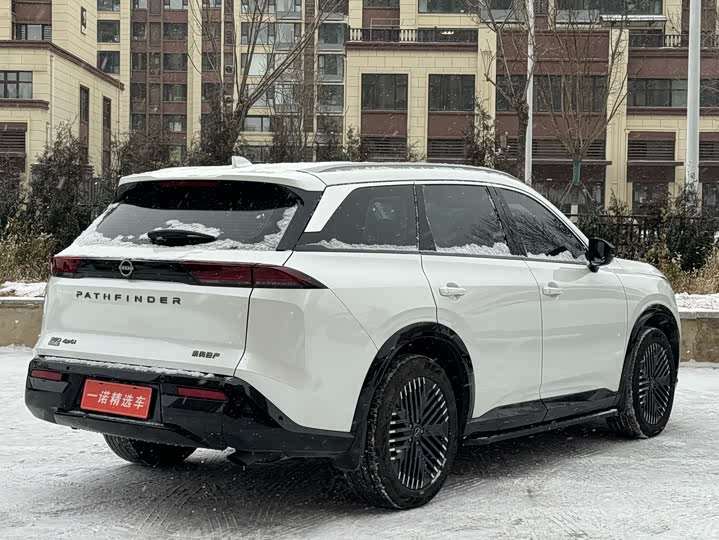 Фото 3 - Nissan Pathfinder