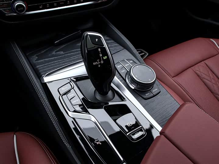 Фото 9 - BMW 5 Series