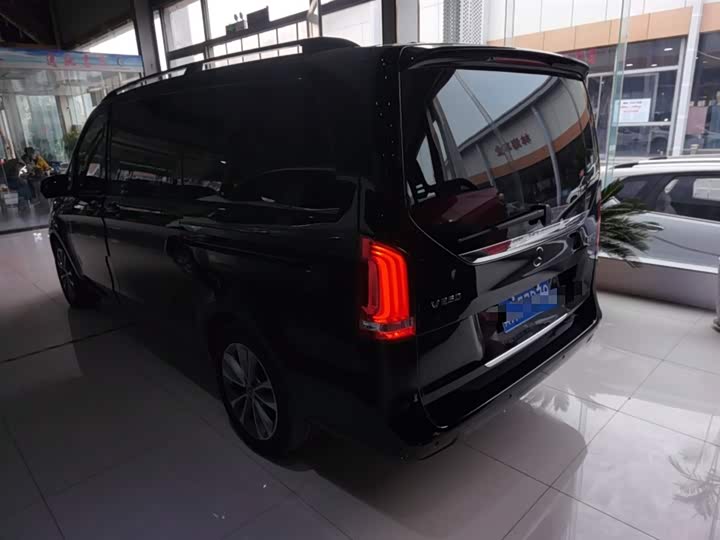 Фото 5 - Mercedes-Benz V-Class