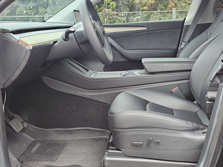 Фото 6 - Tesla Model Y