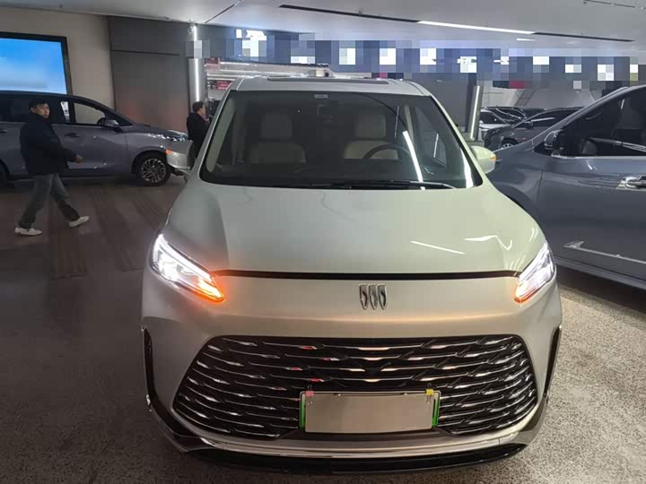 Фото 3 - Buick GL8 Hybrid