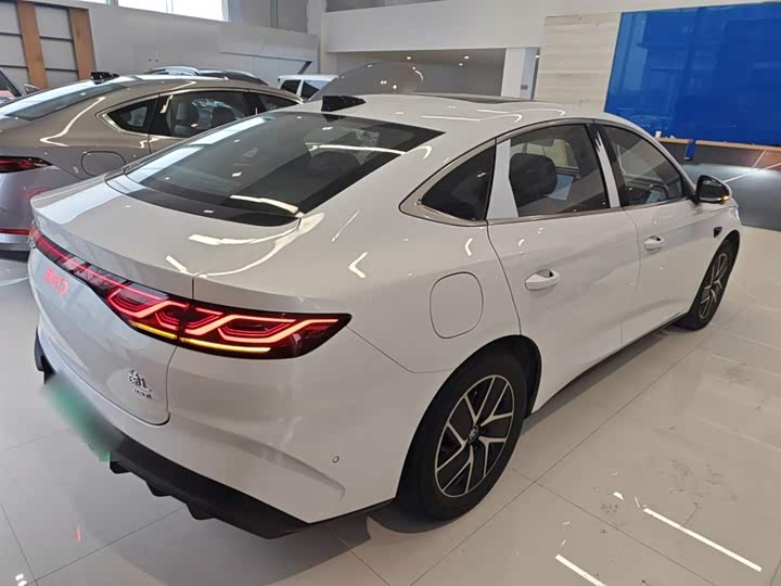 Фото 7 - BYD Qin L