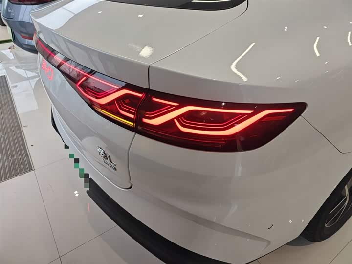 Фото 8 - BYD Qin L