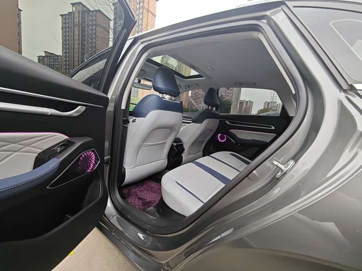 Фото 6 - Geely Emgrand