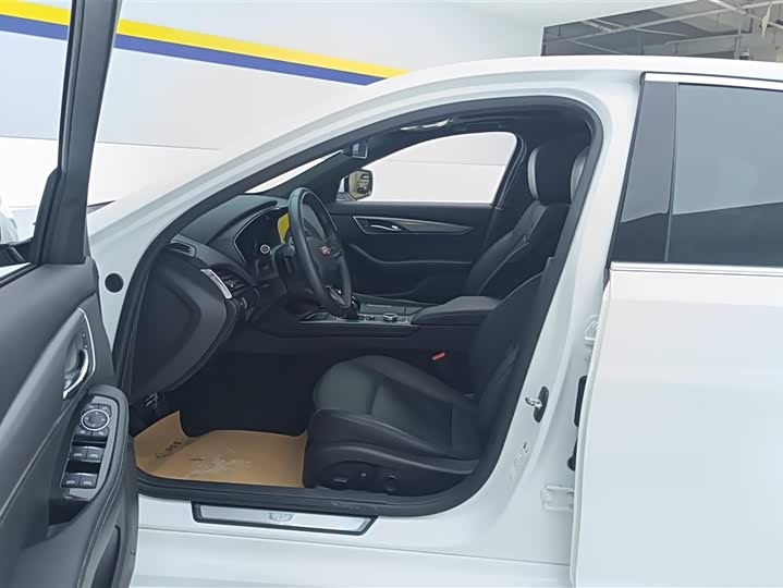 Фото 9 - Cadillac CT5