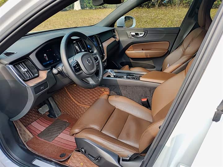 Фото 7 - Volvo XC60