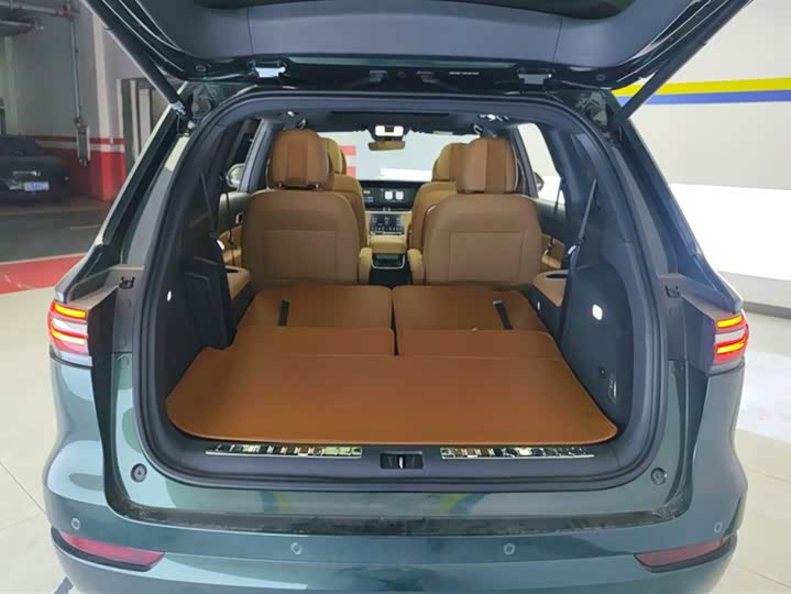 Фото 4 - LiXiang One