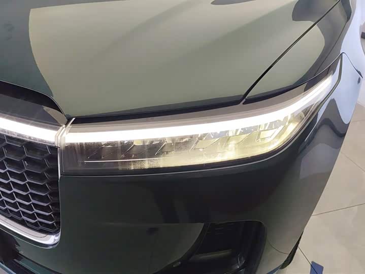 Фото 5 - LiXiang One