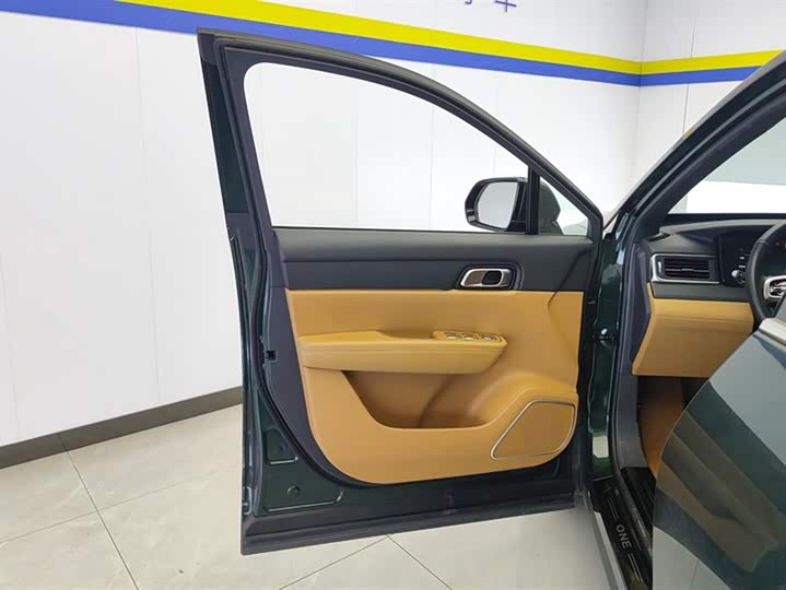 Фото 7 - LiXiang One