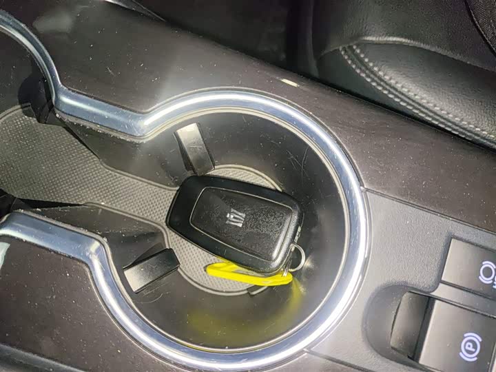 Фото 9 - Toyota Crown Kluger