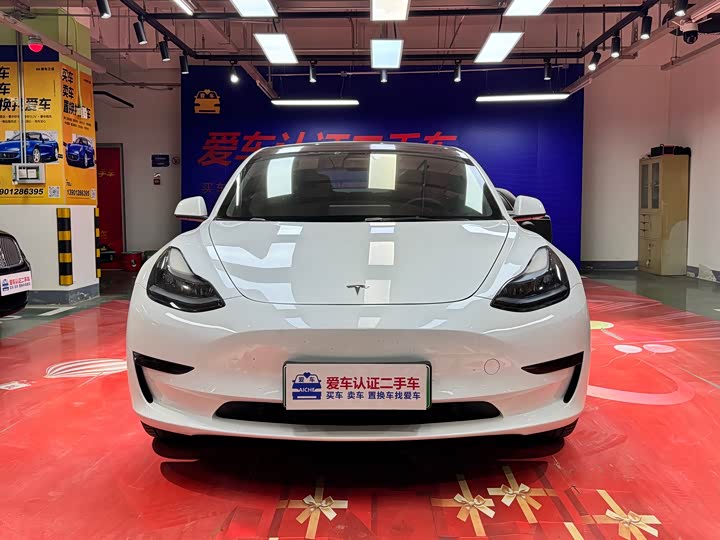 Фото 3 - Tesla Model 3