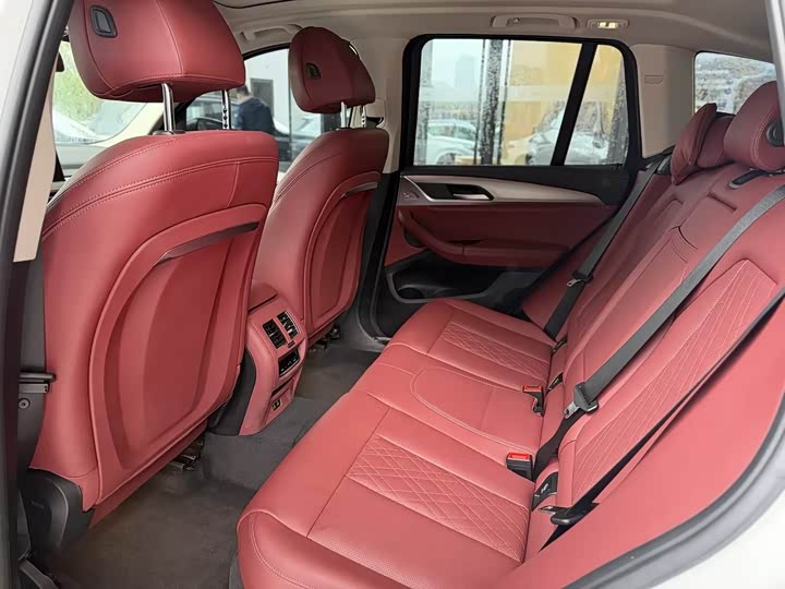 Фото 9 - BMW iX3