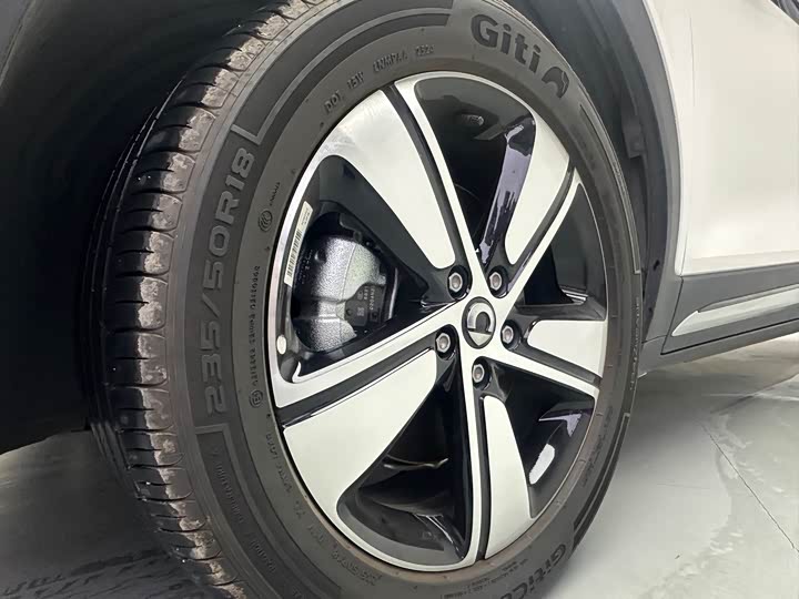 Фото 9 - Smart #1