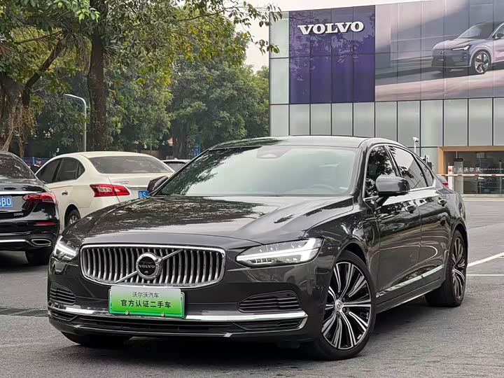 Фото 1 - Volvo S90 Hybrid
