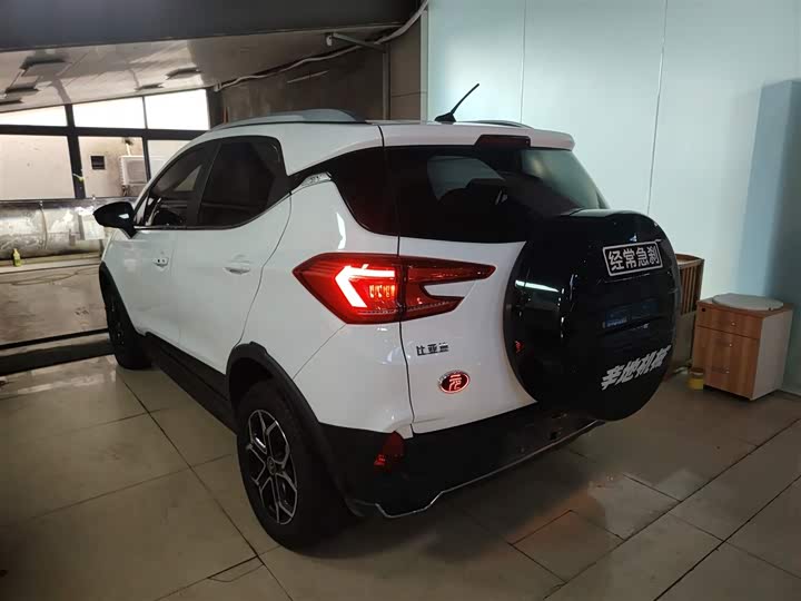 Фото 5 - BYD Yuan Pro