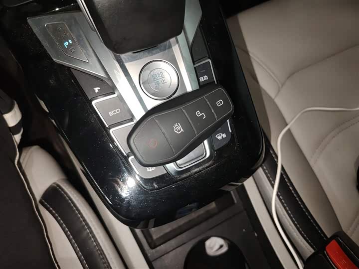 Фото 9 - BYD Yuan Pro