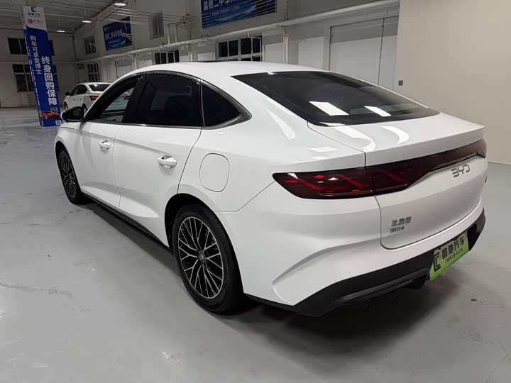 Фото 6 - BYD Qin L