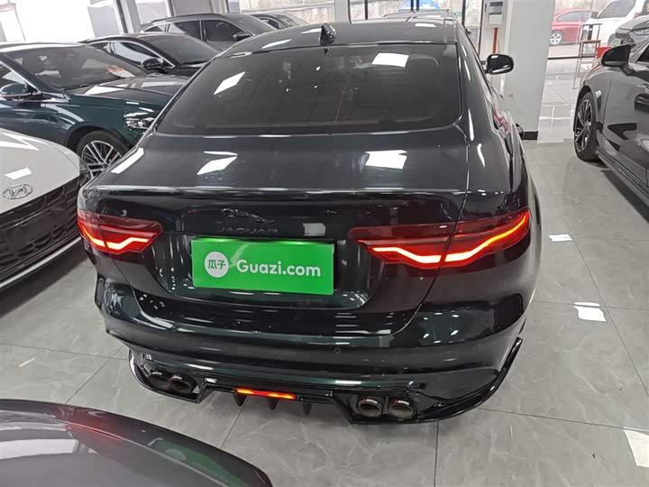 Фото 4 - Jaguar XE L