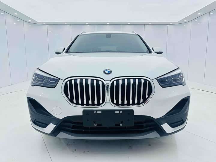 Фото 2 - BMW X1