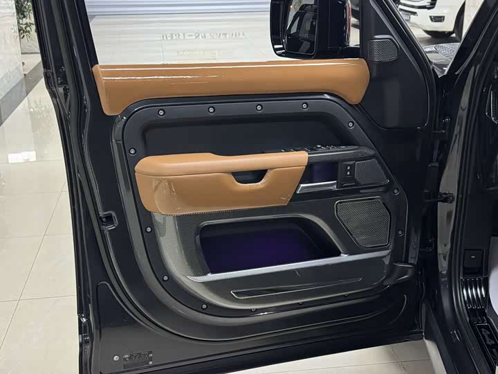 Фото 7 - Land Rover Defender