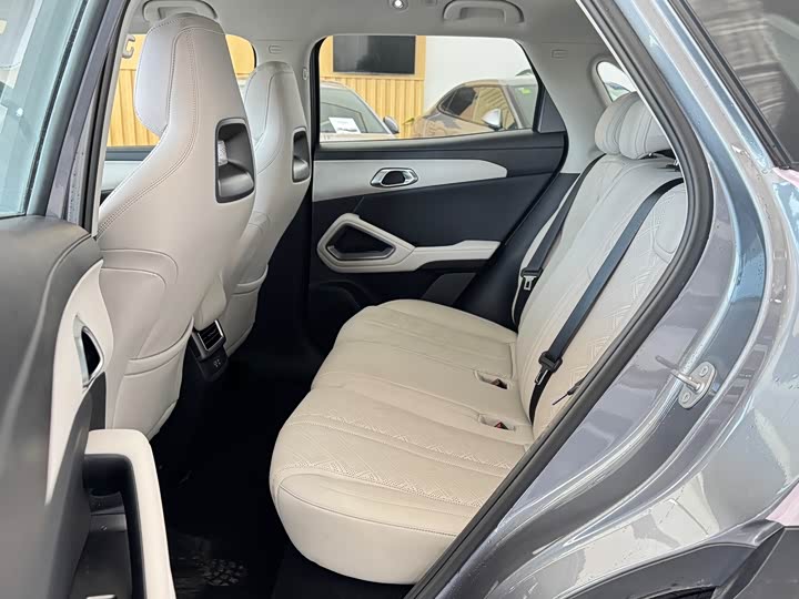 Фото 9 - BYD Yuan Up