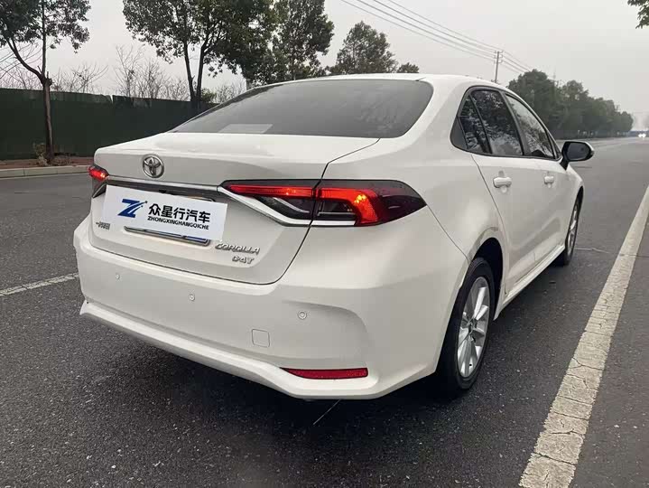 Фото 6 - Toyota Corolla