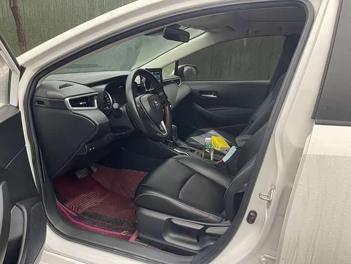 Фото 8 - Toyota Corolla