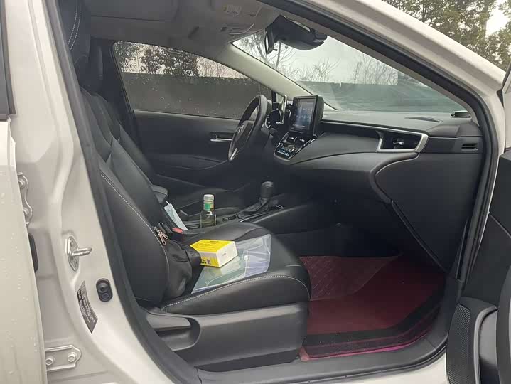 Фото 9 - Toyota Corolla