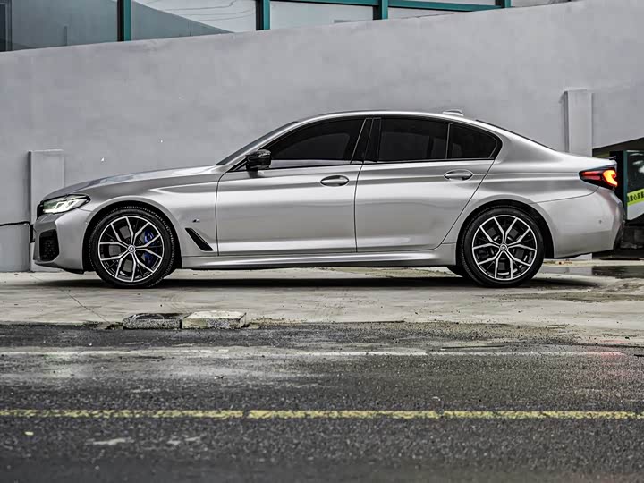 Фото 3 - BMW 5 Series