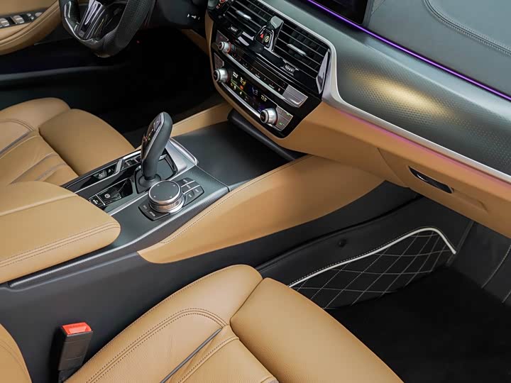 Фото 5 - BMW 5 Series