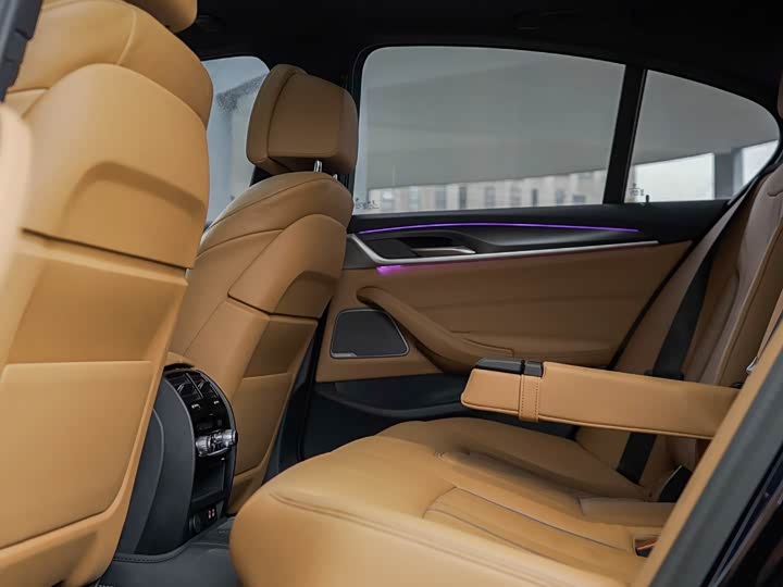 Фото 6 - BMW 5 Series