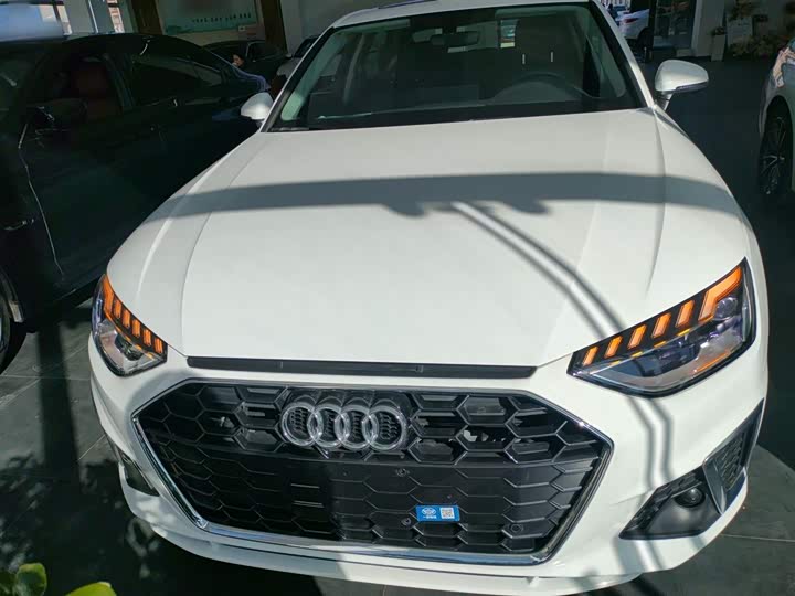 Фото 3 - Audi A4L