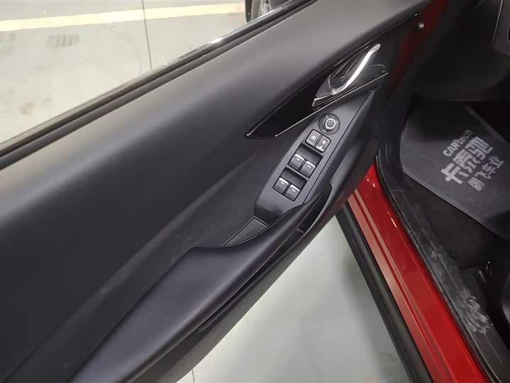 Фото 7 - Mazda CX-4