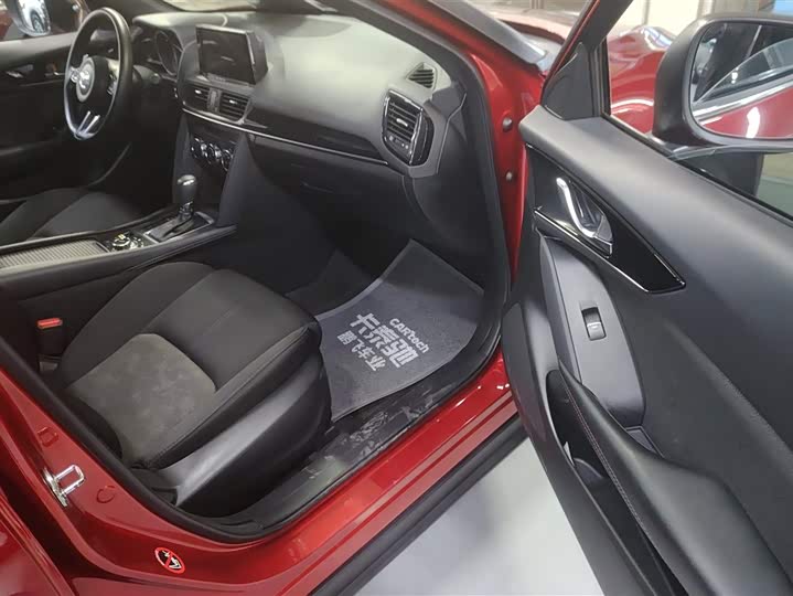 Фото 8 - Mazda CX-4