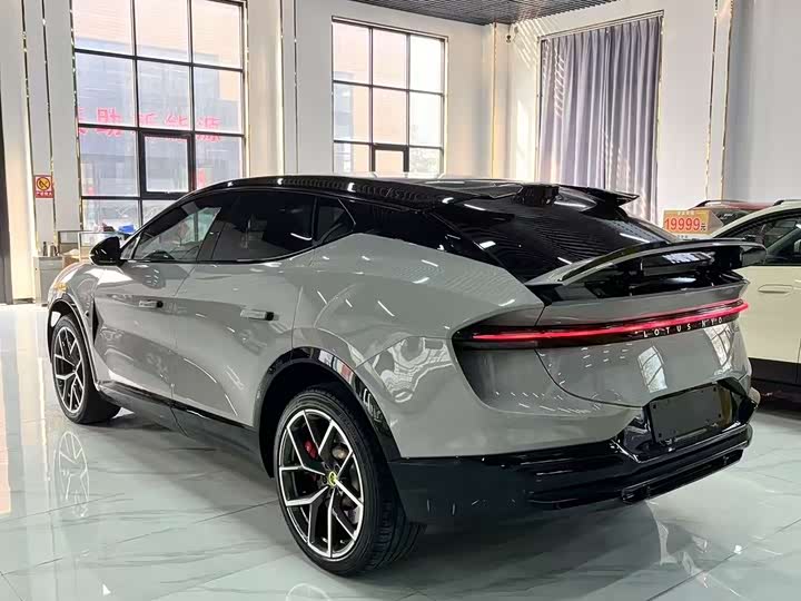 Фото 3 - Lotus Eletre