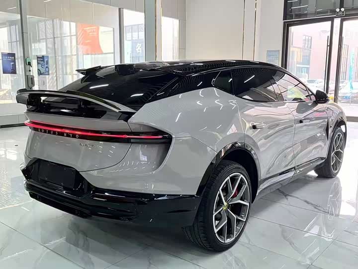 Фото 5 - Lotus Eletre