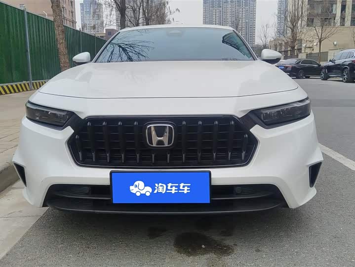 Фото 2 - Honda Inspire