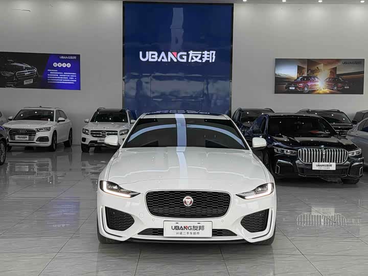 Фото 2 - Jaguar XE L