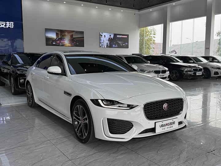 Фото 3 - Jaguar XE L